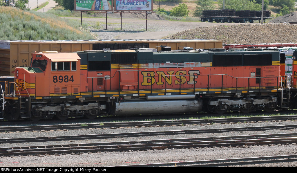 BNSF 8984